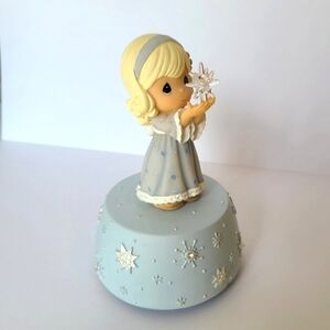 Precious Moments Christmas Girl Glass Star Collectible Figurine Music Box